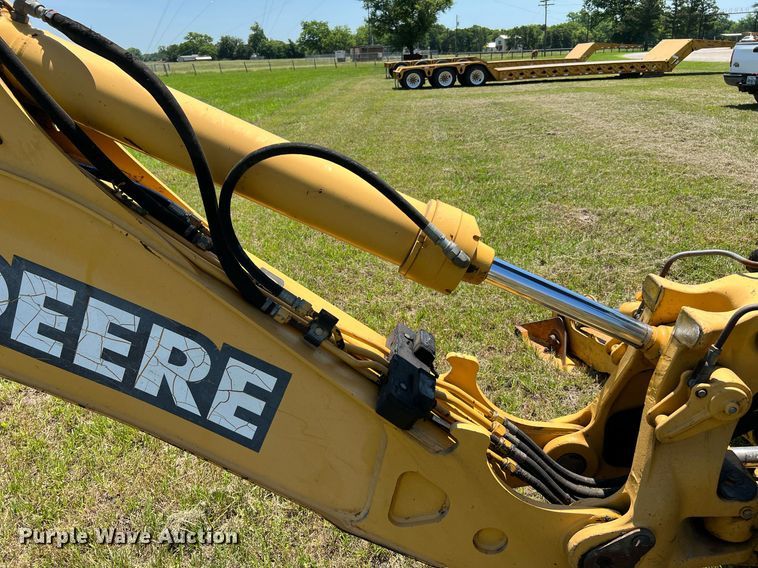 image for item DQ2055 2004 John Deere 310SG  backhoe