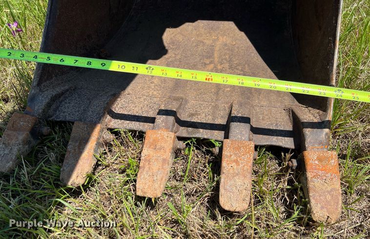 image for item DQ2055 2004 John Deere 310SG  backhoe