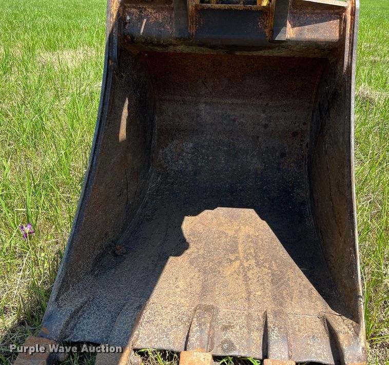 image for item DQ2055 2004 John Deere 310SG  backhoe