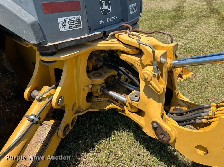 image for item DQ2055 2004 John Deere 310SG  backhoe