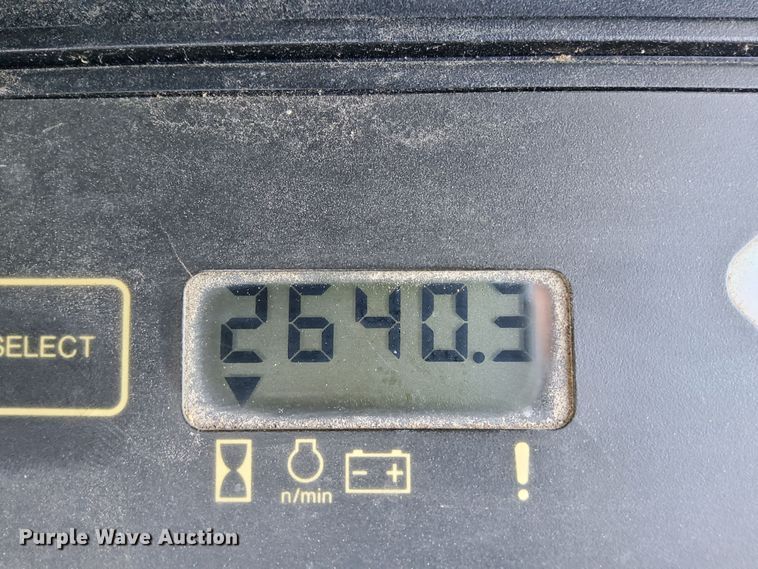 image for item DQ2055 2004 John Deere 310SG  backhoe