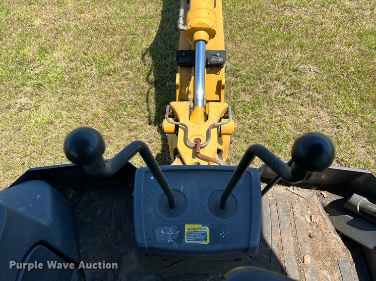 image for item DQ2055 2004 John Deere 310SG  backhoe