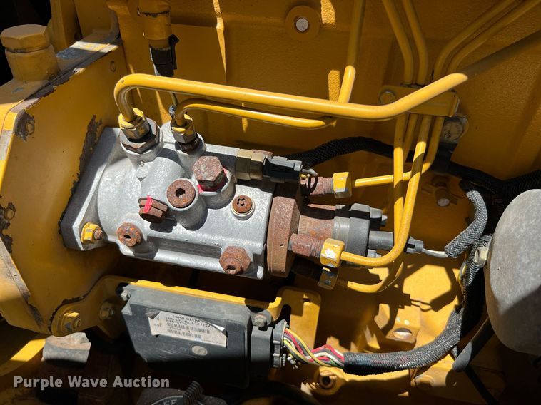 image for item DQ2055 2004 John Deere 310SG  backhoe