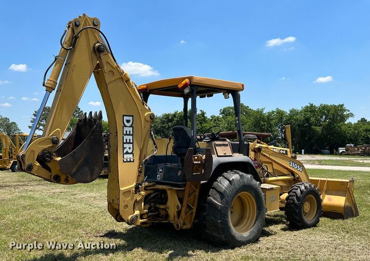 image for item DQ2056 1999 John Deere 310SE  backhoe
