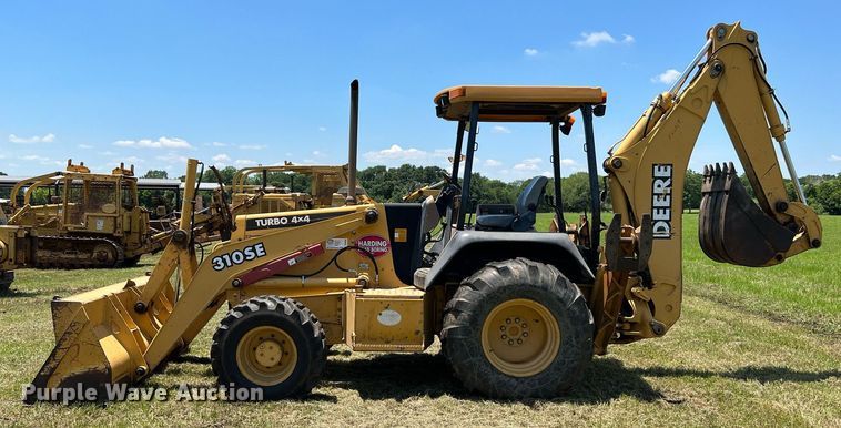 image for item DQ2056 1999 John Deere 310SE  backhoe
