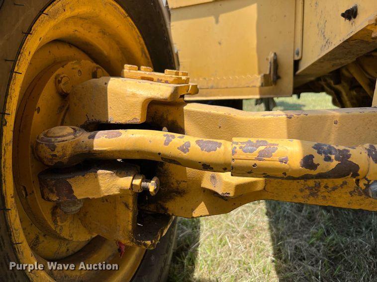 image for item DQ2056 1999 John Deere 310SE  backhoe