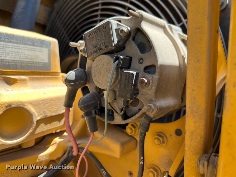 image for item DQ2056 1999 John Deere 310SE  backhoe