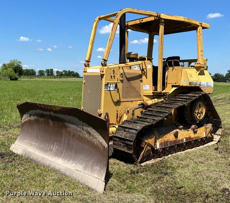 image for item DQ2057 1996 Caterpillar D4H XL Series III  dozer