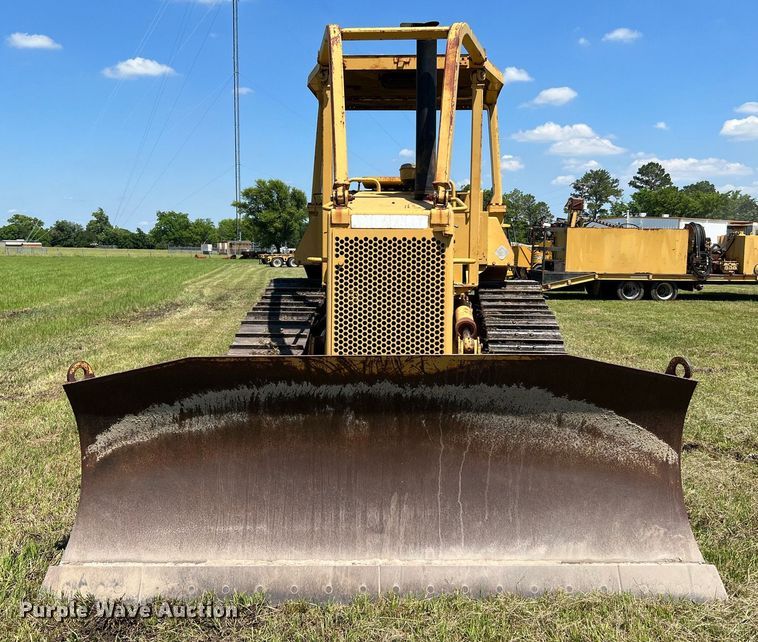 image for item DQ2057 1996 Caterpillar D4H XL Series III  dozer