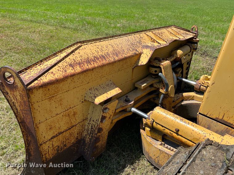 image for item DQ2057 1996 Caterpillar D4H XL Series III  dozer