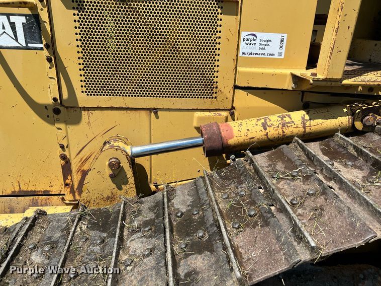 image for item DQ2057 1996 Caterpillar D4H XL Series III  dozer