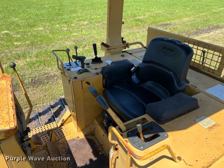 image for item DQ2057 1996 Caterpillar D4H XL Series III  dozer