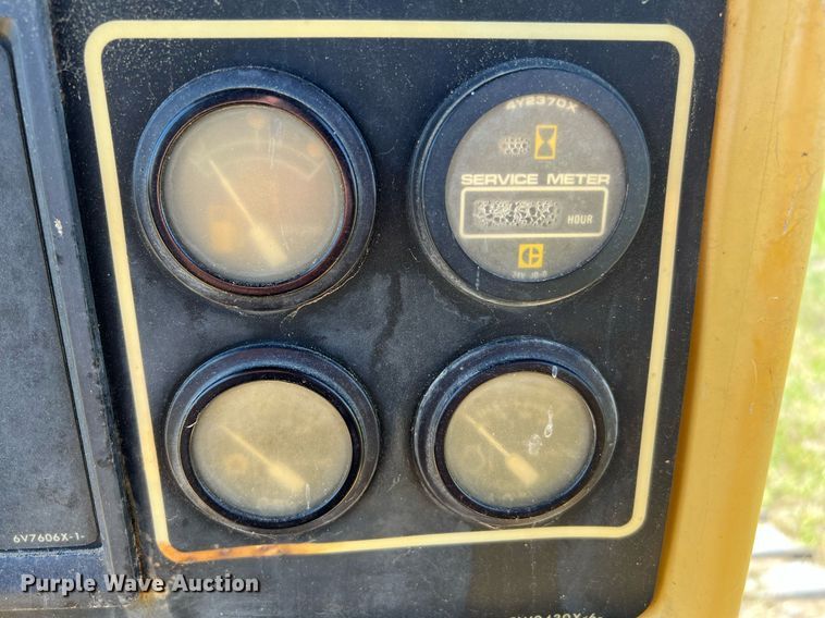 image for item DQ2057 1996 Caterpillar D4H XL Series III  dozer