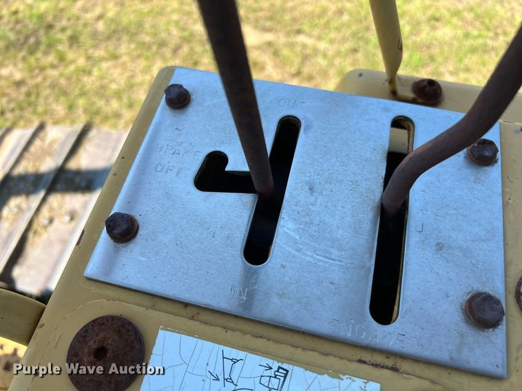 image for item DQ2057 1996 Caterpillar D4H XL Series III  dozer