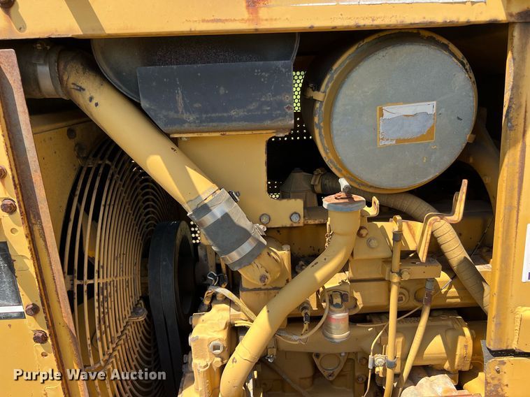 image for item DQ2057 1996 Caterpillar D4H XL Series III  dozer