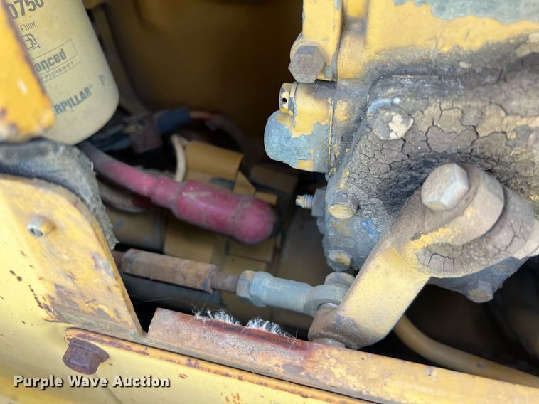 image for item DQ2057 1996 Caterpillar D4H XL Series III  dozer