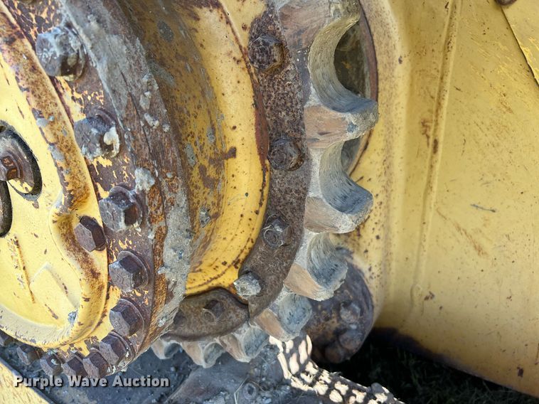 image for item DQ2057 1996 Caterpillar D4H XL Series III  dozer