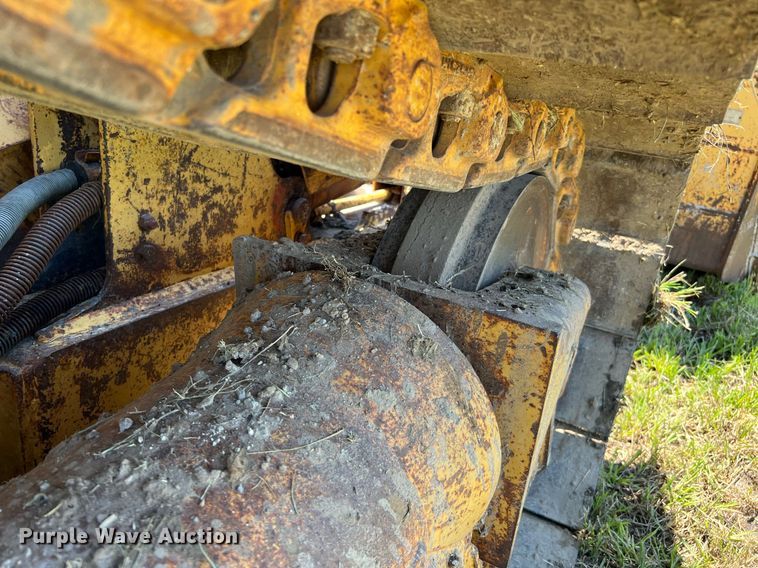 image for item DQ2057 1996 Caterpillar D4H XL Series III  dozer