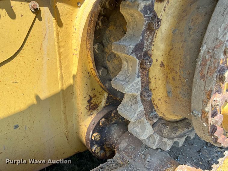 image for item DQ2057 1996 Caterpillar D4H XL Series III  dozer