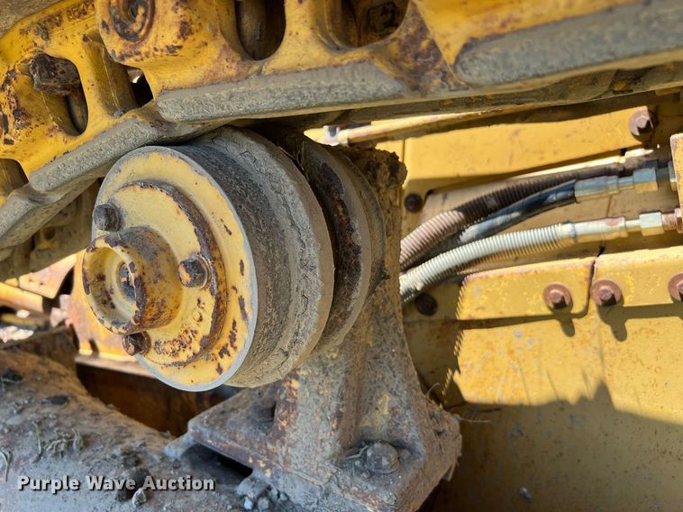 image for item DQ2057 1996 Caterpillar D4H XL Series III  dozer