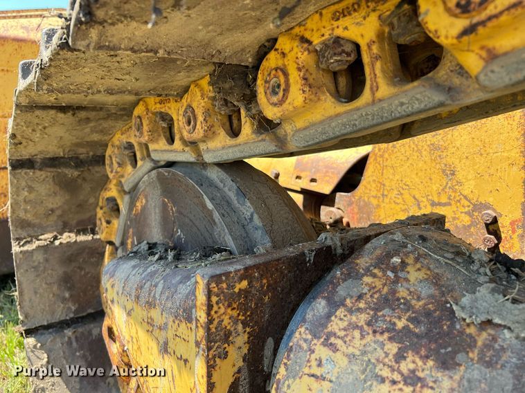 image for item DQ2057 1996 Caterpillar D4H XL Series III  dozer