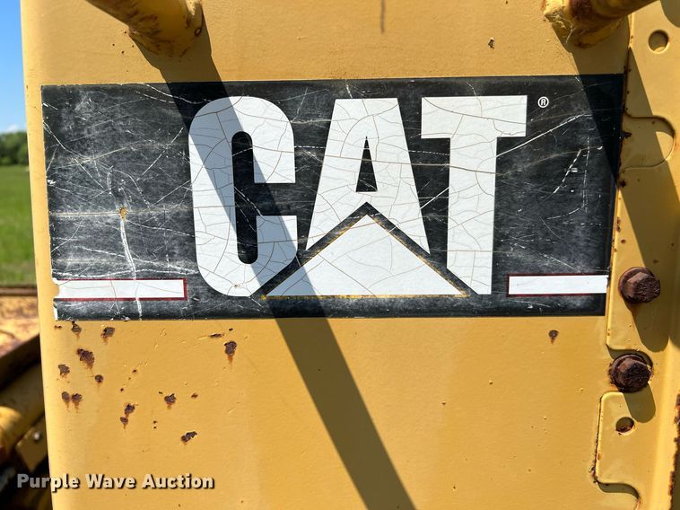 image for item DQ2057 1996 Caterpillar D4H XL Series III  dozer