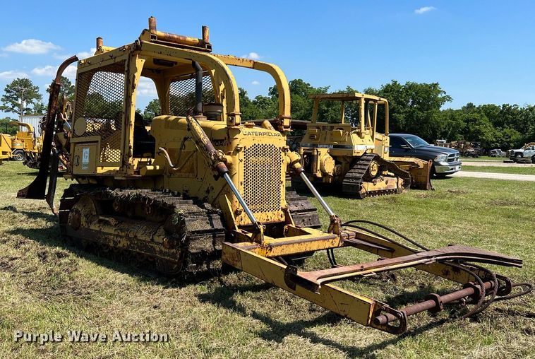 image for item DQ2058 1985 Caterpillar D4E  cable plow