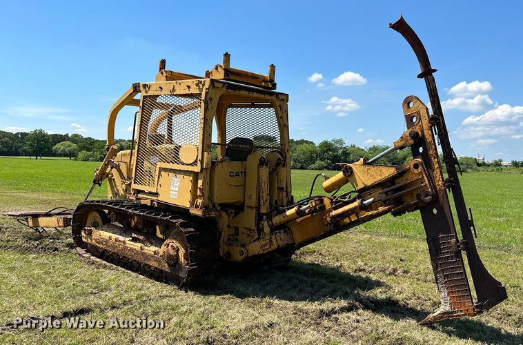 image for item DQ2058 1985 Caterpillar D4E  cable plow