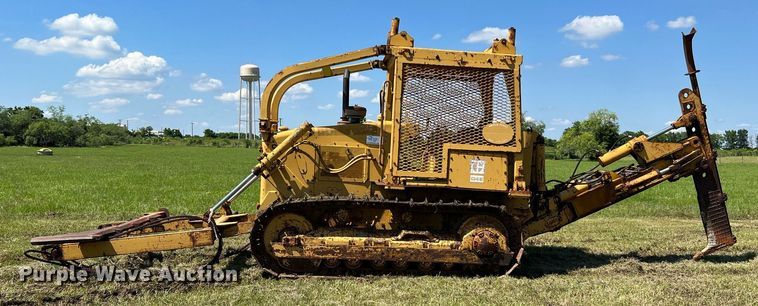 image for item DQ2058 1985 Caterpillar D4E  cable plow