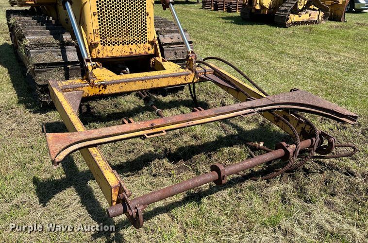 image for item DQ2058 1985 Caterpillar D4E  cable plow