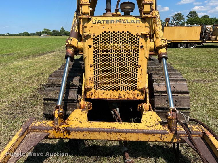 image for item DQ2058 1985 Caterpillar D4E  cable plow