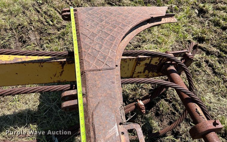 image for item DQ2058 1985 Caterpillar D4E  cable plow