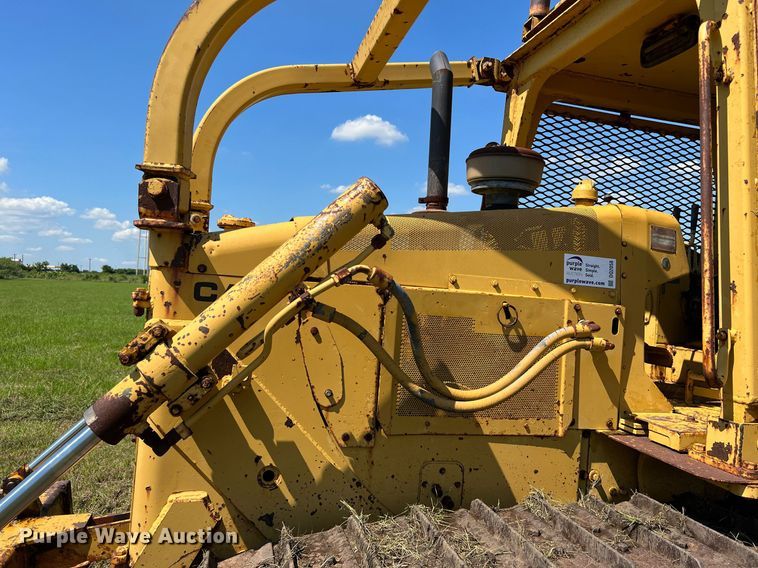 image for item DQ2058 1985 Caterpillar D4E  cable plow