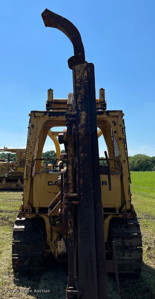 image for item DQ2058 1985 Caterpillar D4E  cable plow