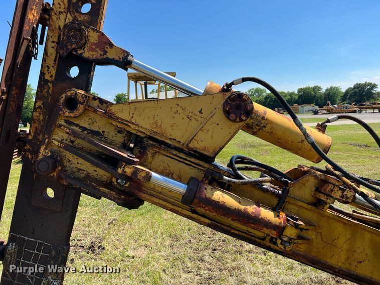 image for item DQ2058 1985 Caterpillar D4E  cable plow