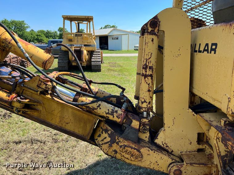 image for item DQ2058 1985 Caterpillar D4E  cable plow