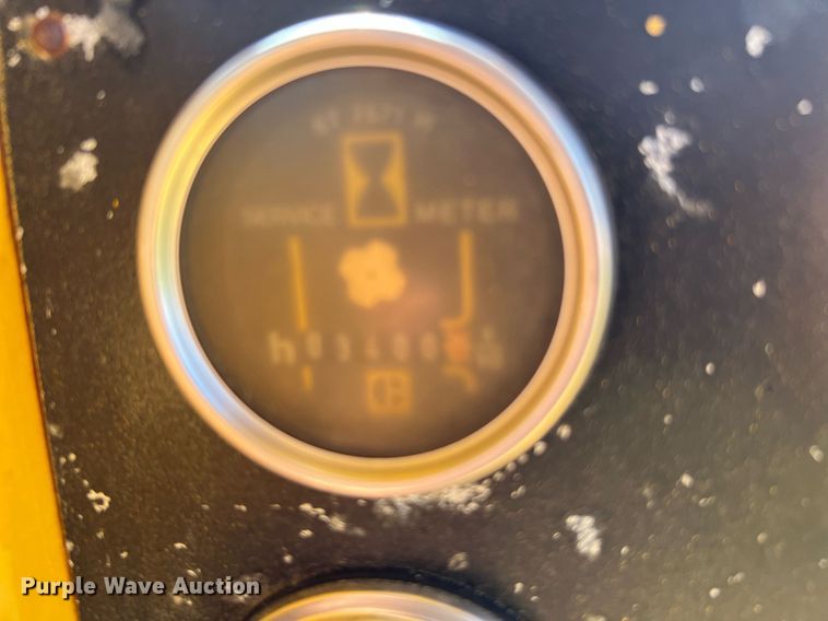 image for item DQ2058 1985 Caterpillar D4E  cable plow