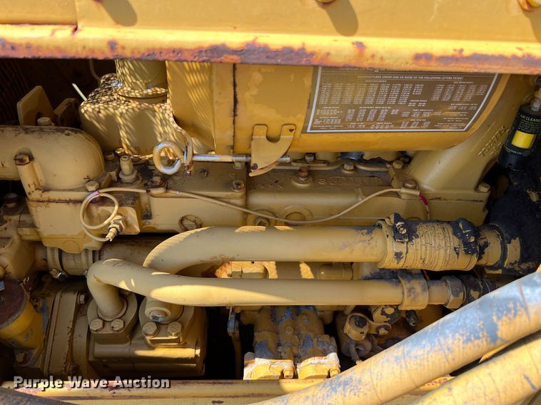 image for item DQ2058 1985 Caterpillar D4E  cable plow
