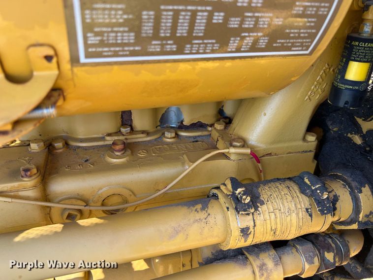 image for item DQ2058 1985 Caterpillar D4E  cable plow