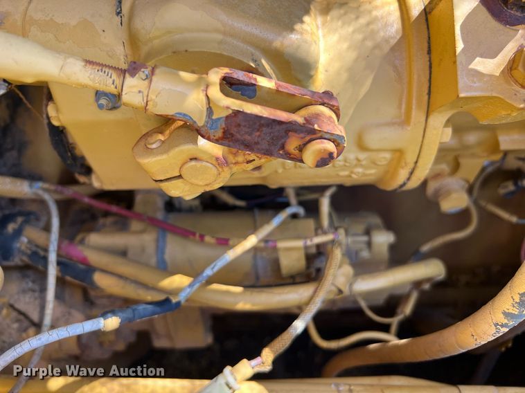 image for item DQ2058 1985 Caterpillar D4E  cable plow