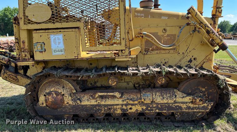 image for item DQ2058 1985 Caterpillar D4E  cable plow