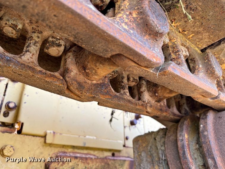 image for item DQ2058 1985 Caterpillar D4E  cable plow