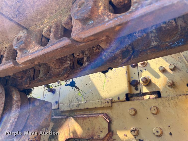 image for item DQ2058 1985 Caterpillar D4E  cable plow