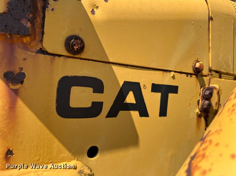 image for item DQ2058 1985 Caterpillar D4E  cable plow