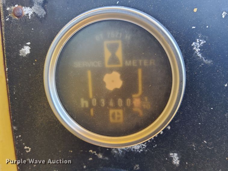 image for item DQ2058 1985 Caterpillar D4E  cable plow