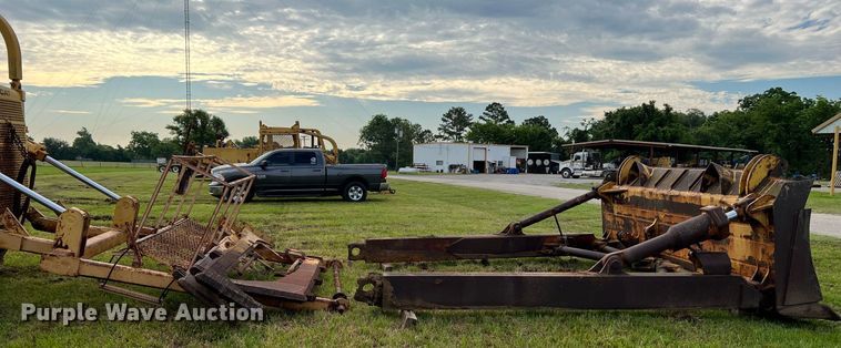 image for item DQ2059 1978 Caterpillar D8K  cable plow