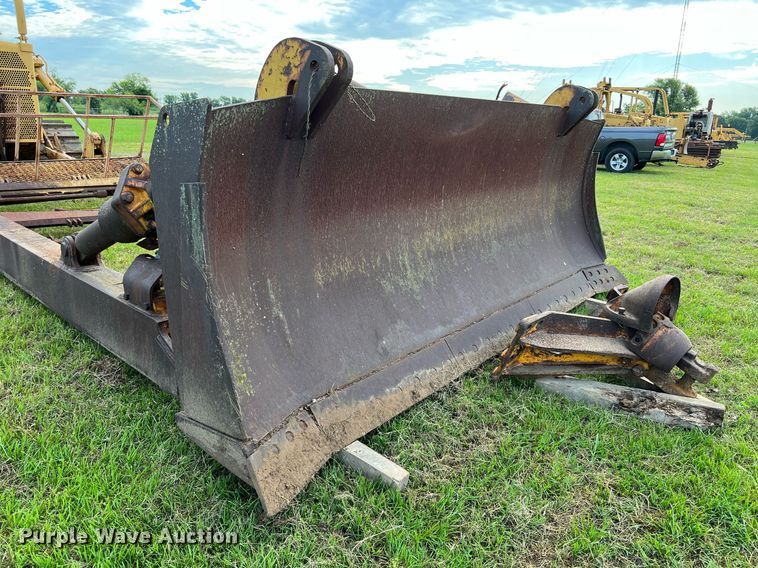 image for item DQ2059 1978 Caterpillar D8K  cable plow