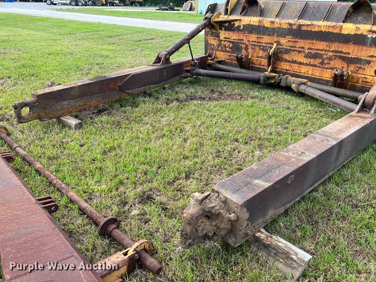 image for item DQ2059 1978 Caterpillar D8K  cable plow