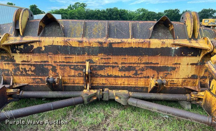 image for item DQ2059 1978 Caterpillar D8K  cable plow