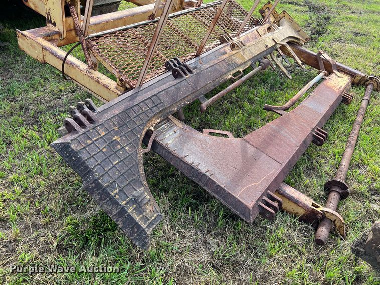 image for item DQ2059 1978 Caterpillar D8K  cable plow